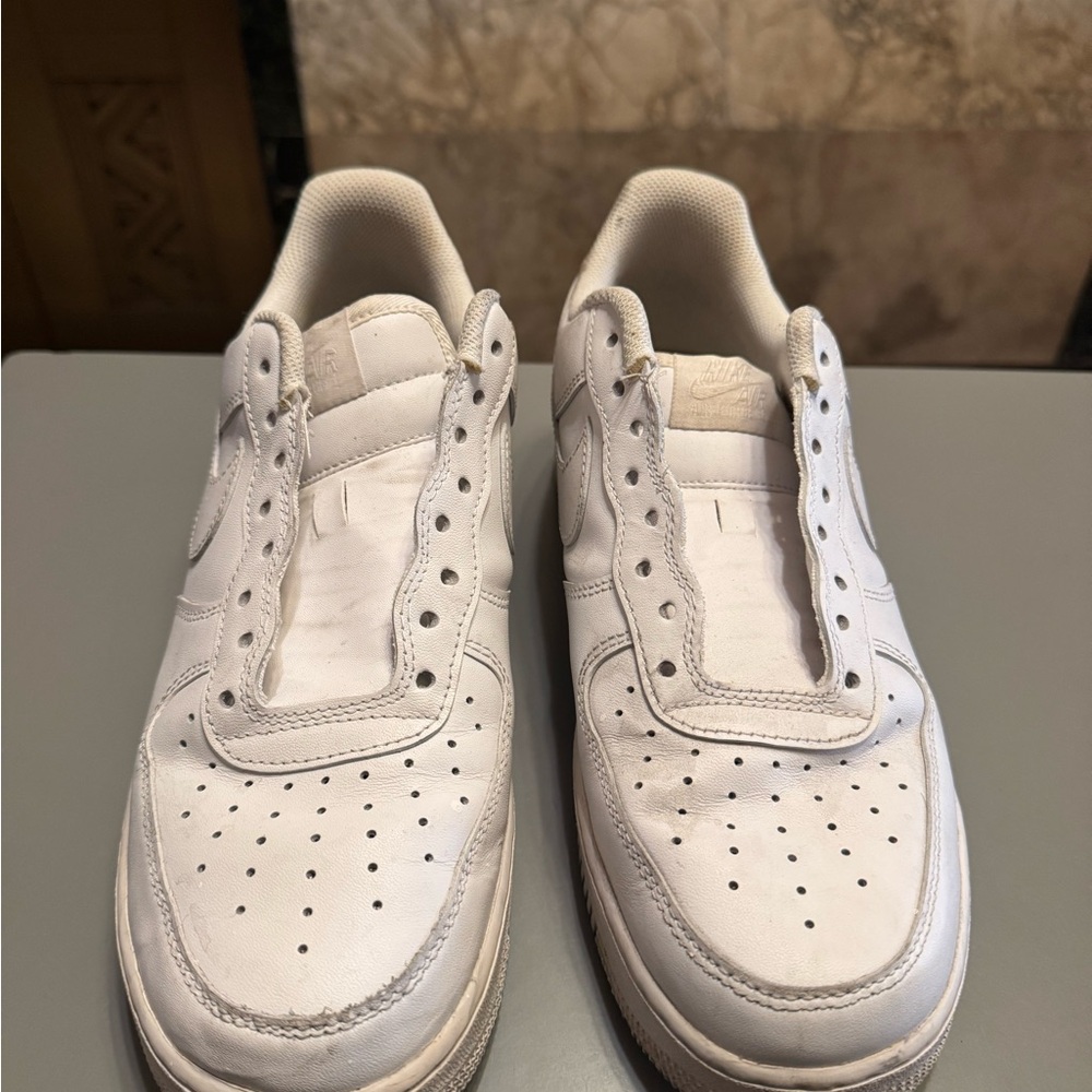 Nike White Sneakers Classic Air Force 1 Design